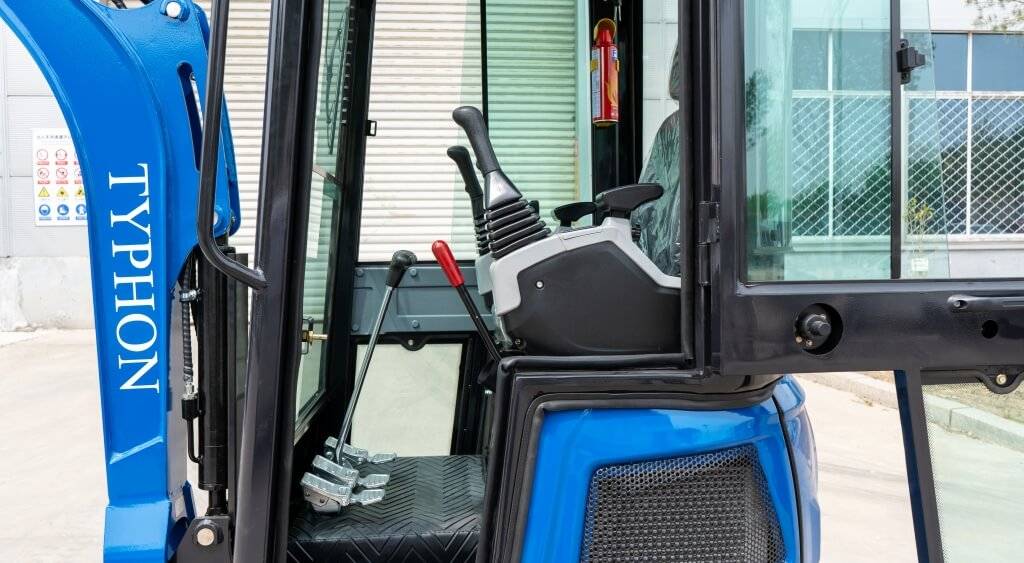 18 FLEX PRO 1.8 Ton Mini Excavator