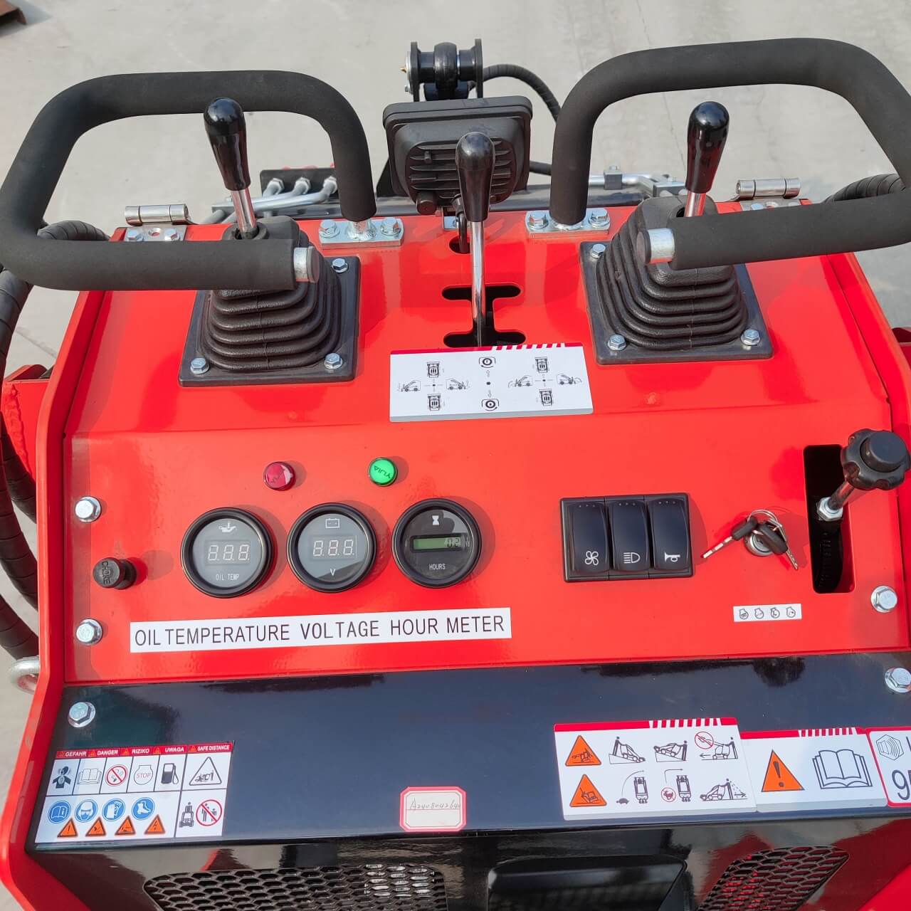 Brand New TYPHON STOMP 507 1,760lbs Mini Skid Steer 13.5hp Gas EPA Engine USA - Image 2