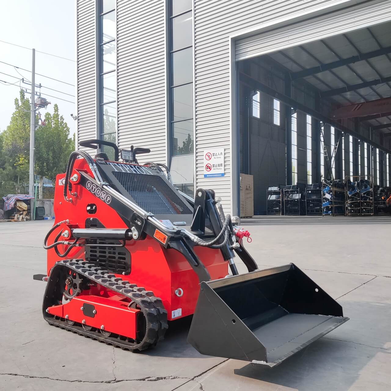 Brand New TYPHON STOMP 507 1,760lbs Mini Skid Steer 13.5hp Gas EPA Engine USA - Image 3