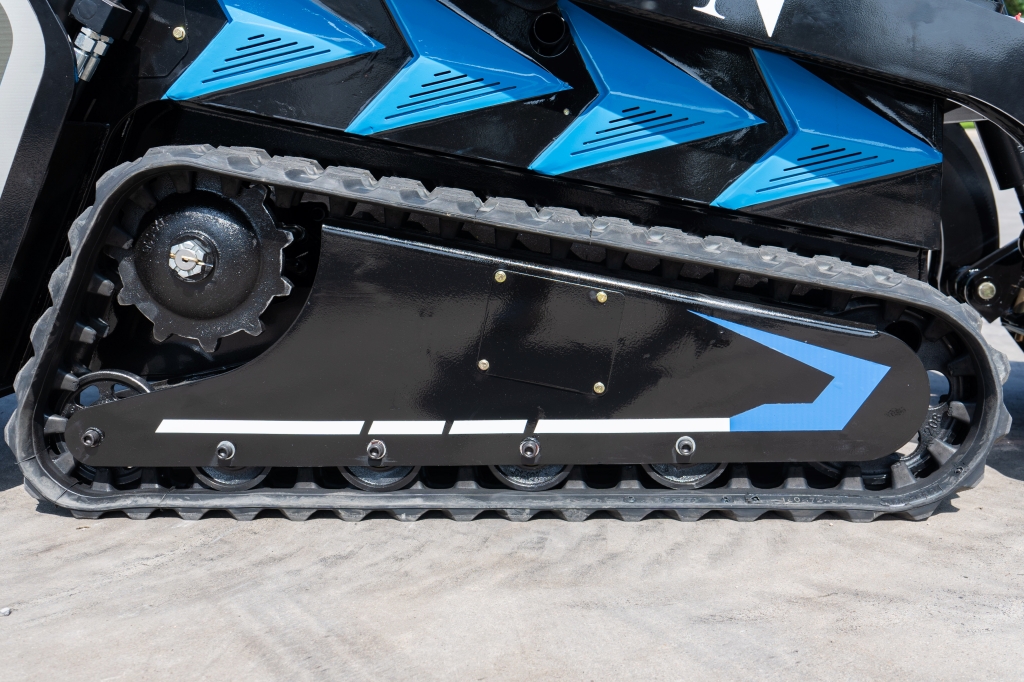 Brand New TYPHON STOMP X1300 25HP Kubota Diesel Mini Skid Steer Loader - Image 17