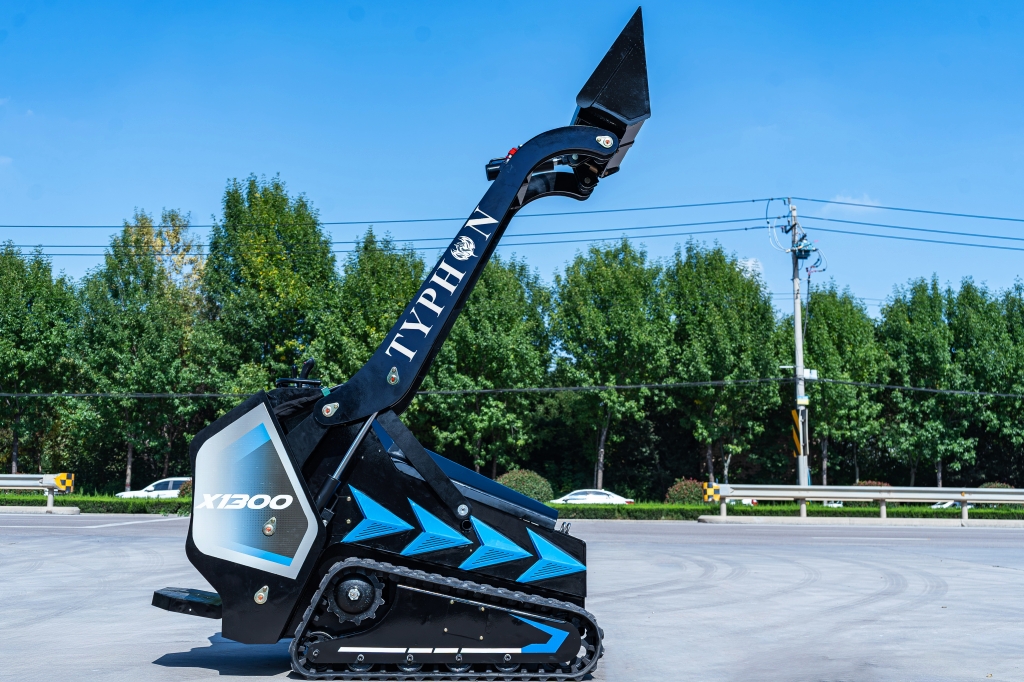 Brand New TYPHON STOMP X1300 25HP Kubota Diesel Mini Skid Steer Loader - Image 3