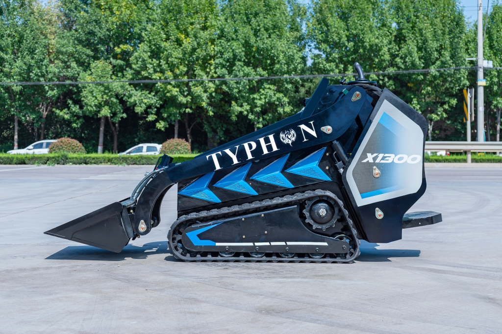 Brand New TYPHON STOMP X1300 25HP Kubota Diesel Mini Skid Steer Loader - Image 14