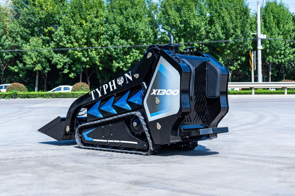 Brand New TYPHON STOMP X1300 25HP Kubota Diesel Mini Skid Steer Loader - Image 4