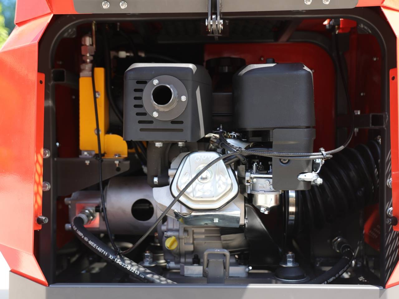 TYPHON TERROR ONE STORM Mini Excavator – 1 Ton Trench Digger with Canopy, Hydraulic Thumb Clip, Hydraulic Oil Cooler, 13.5hp B&S Engine USA - Image 10